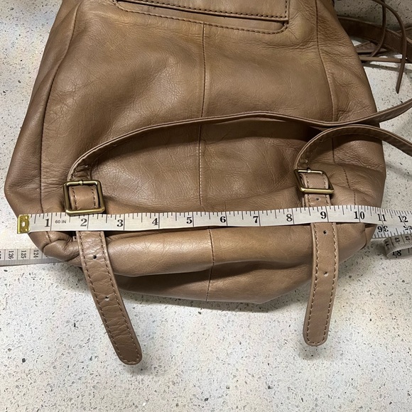 HOBO BRAND RIVER EMBOSSED FLOWER DESIGN IN BLACK ON TAUPE LEATHER EUC - Picture 3 of 14